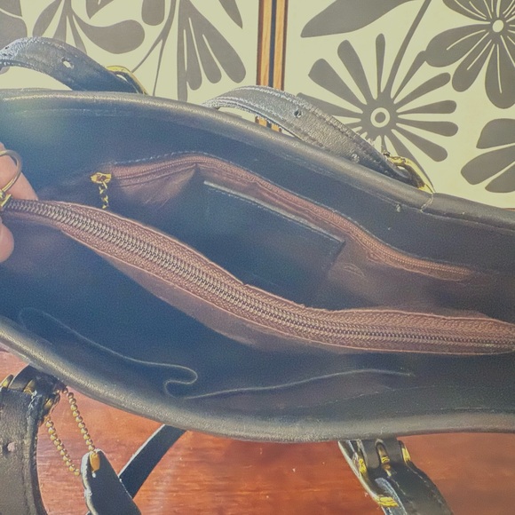 Vintage Coach Black Leather Shoulder Bag - Picture 5 of 5